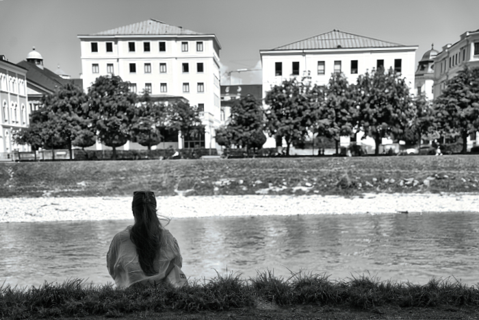 Auszeit nehmen. Stille am Fluss.